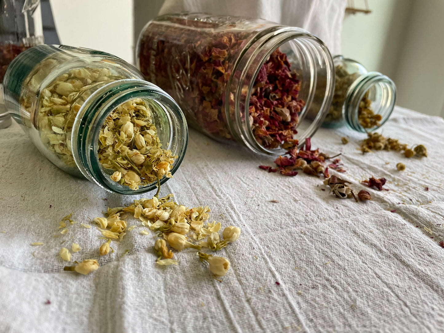 Jasmine, Rose & Chamomile oil